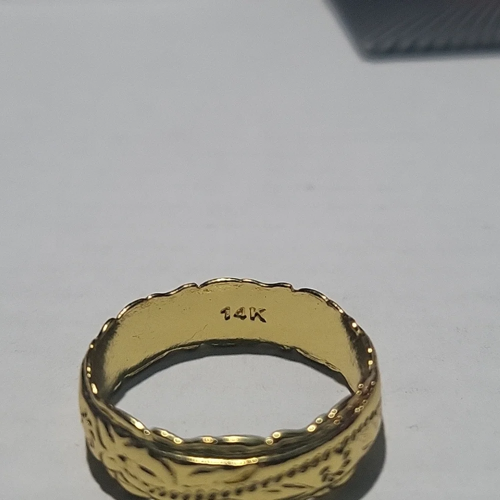 Gold ring - Picture 3 of 3